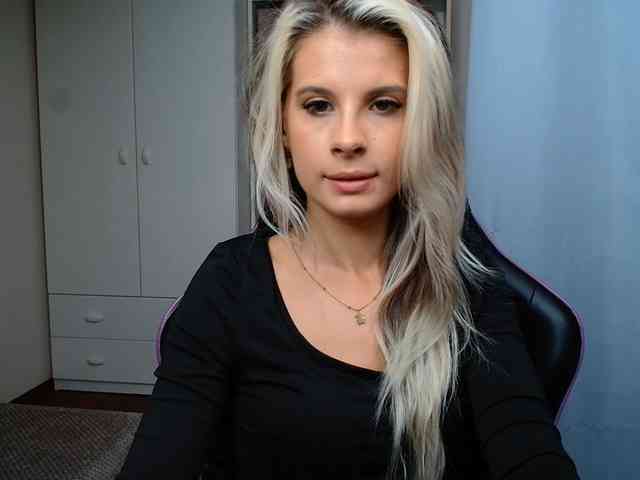 KristineNatural webcam