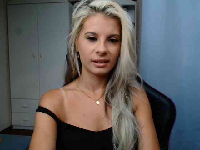 KristineNatural webcam