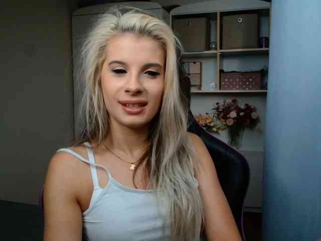 KristineNatural webcam