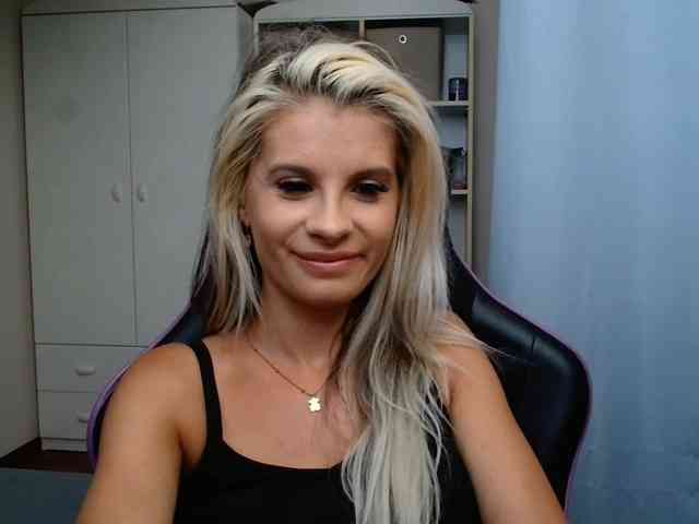 KristineNatural webcam