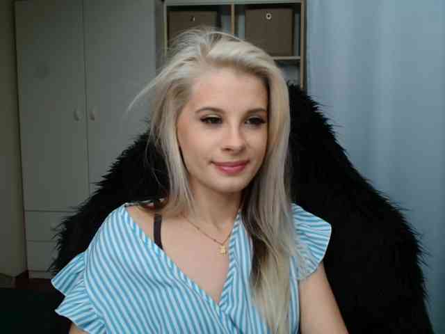 KristineNatural webcam