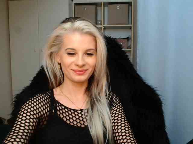 KristineNatural webcam