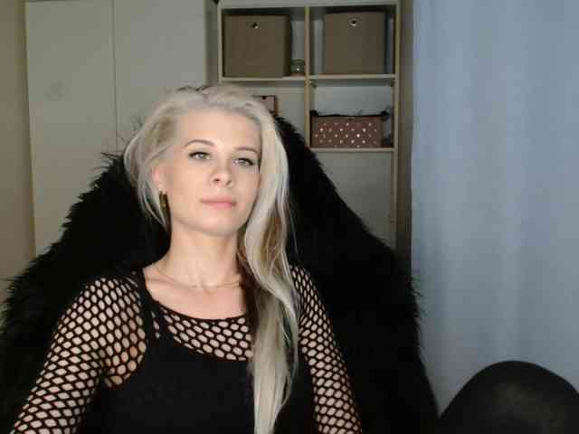 KristineNatural webcam