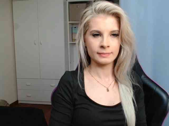 KristineNatural webcam