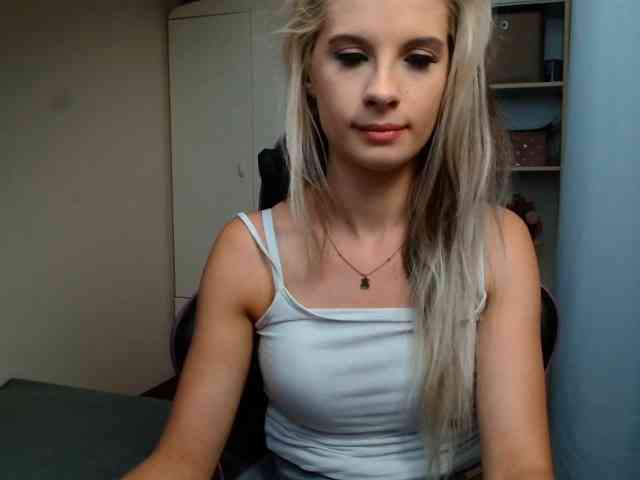 KristineNatural webcam