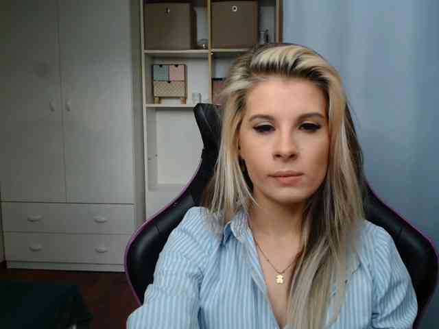 KristineNatural webcam