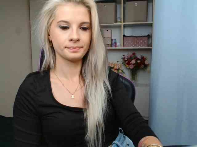 KristineNatural webcam