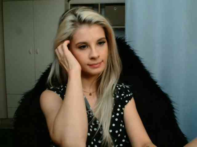KristineNatural webcam