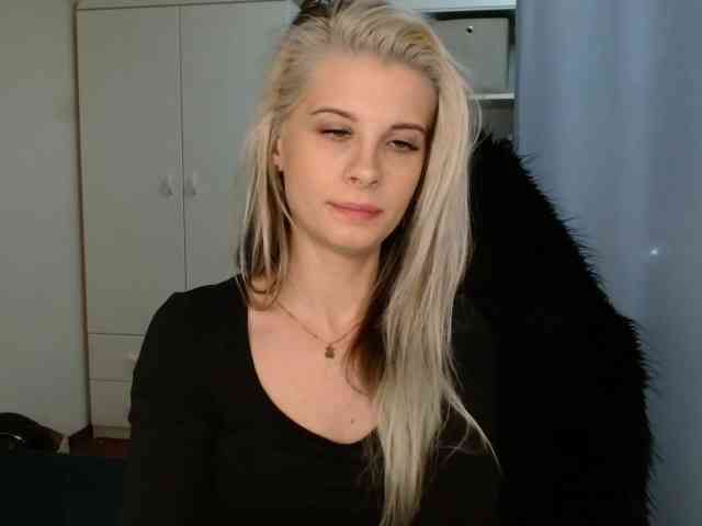 KristineNatural webcam