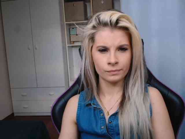 KristineNatural webcam