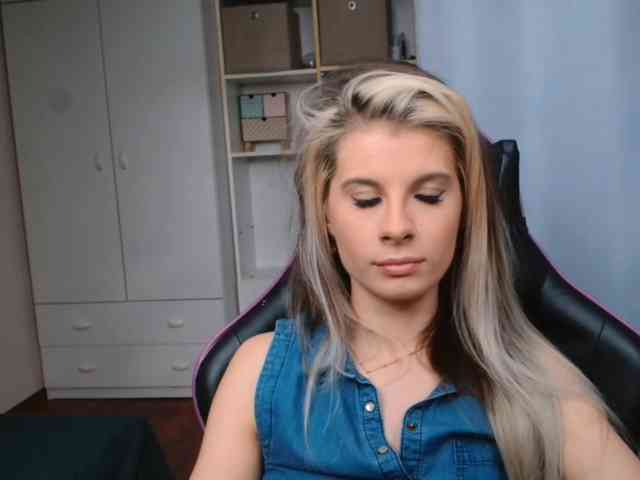 KristineNatural webcam
