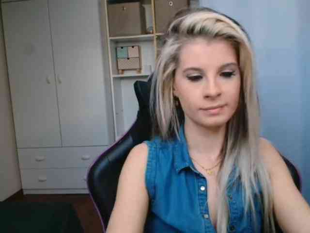 KristineNatural webcam