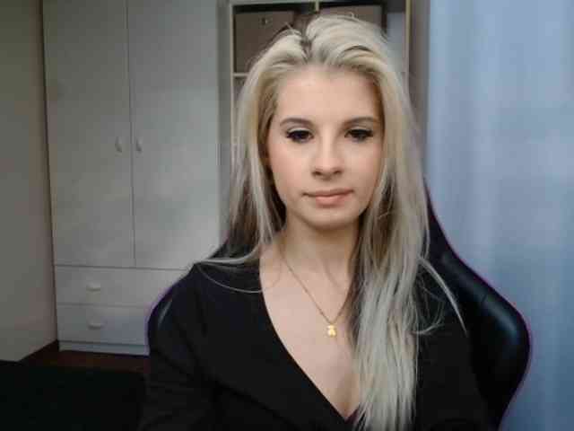 KristineNatural webcam