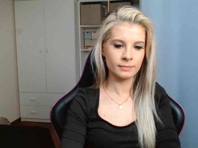 KristineNatural webcam