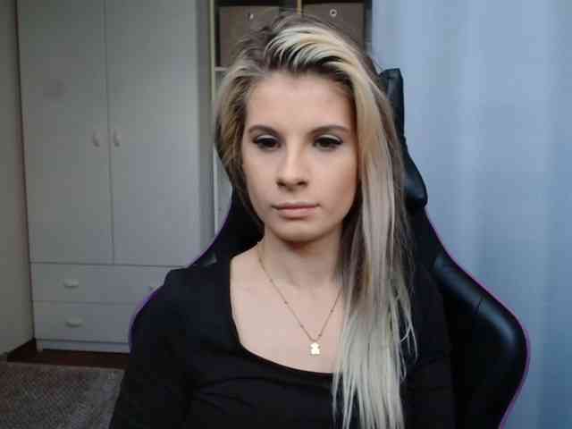 KristineNatural webcam