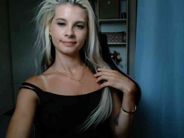 KristineNatural webcam