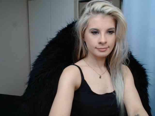 KristineNatural webcam