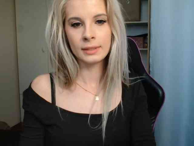 KristineNatural webcam