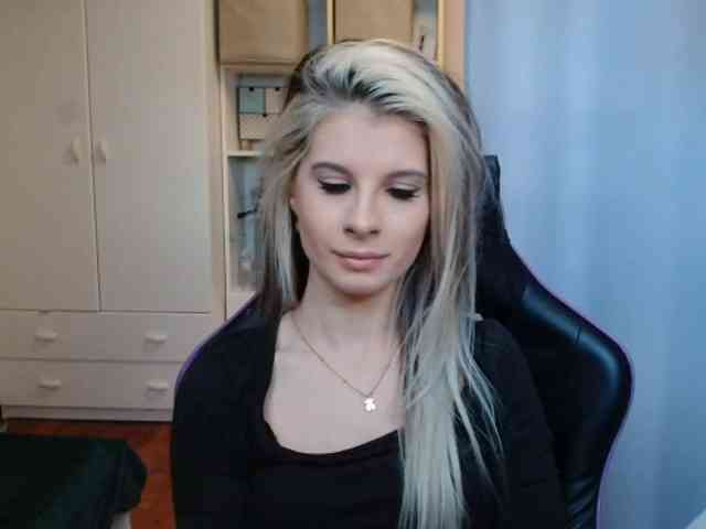 KristineNatural webcam