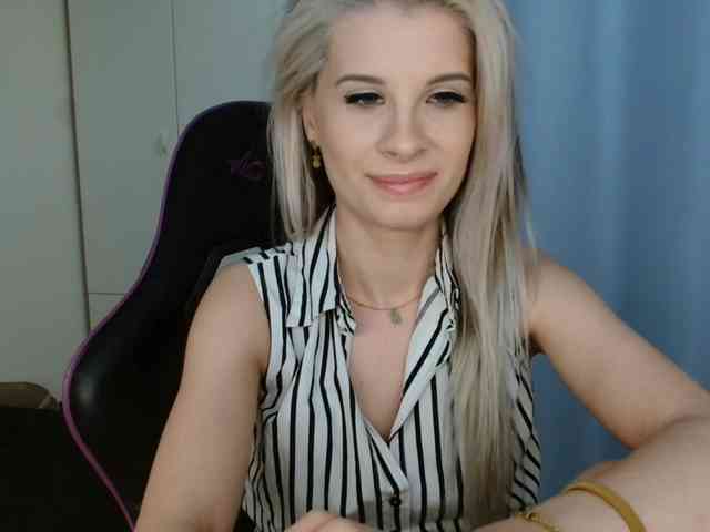KristineNatural webcam