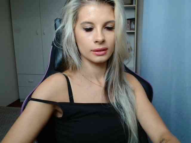 KristineNatural webcam