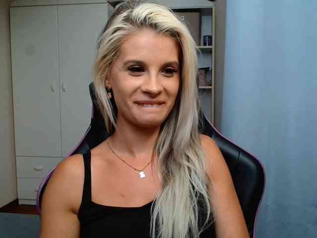 KristineNatural webcam