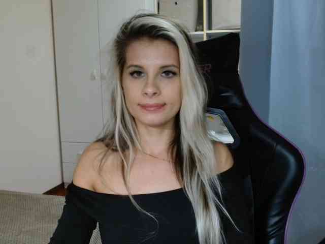 KristineNatural webcam