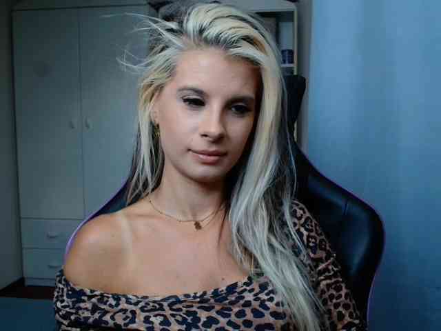 KristineNatural webcam