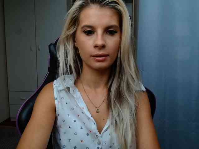 KristineNatural webcam