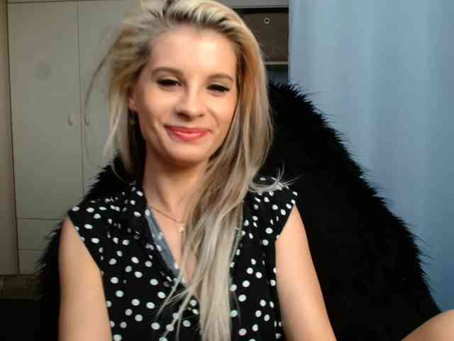 KristineNatural webcam