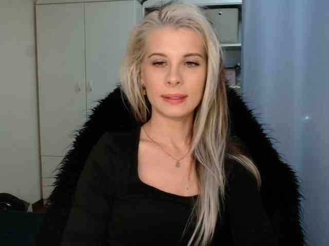 KristineNatural webcam