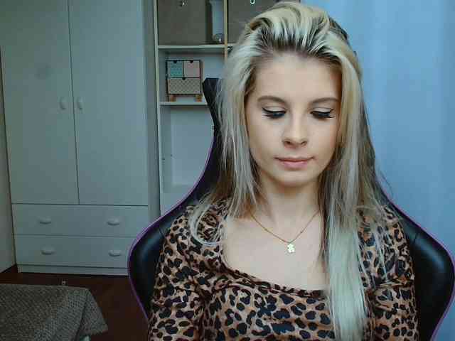KristineNatural webcam