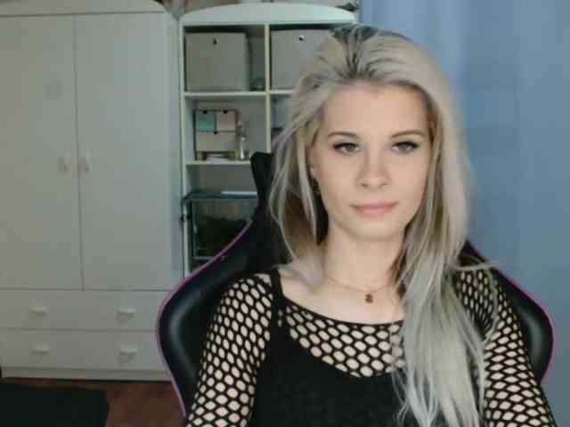 KristineNatural webcam