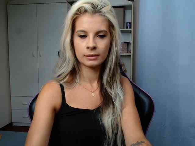 KristineNatural webcam