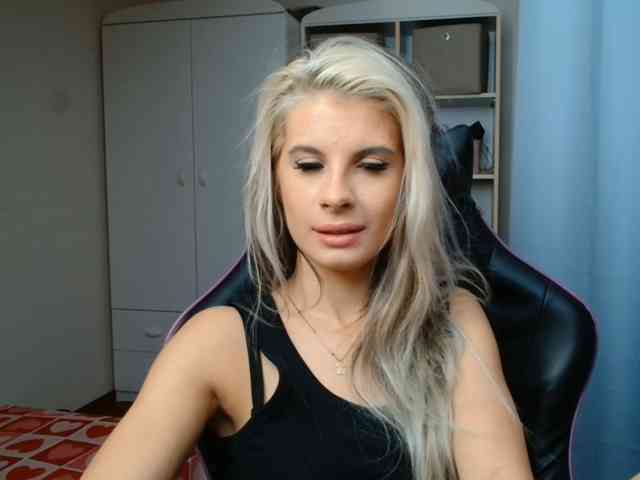 KristineNatural webcam
