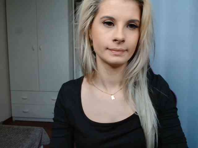 KristineNatural webcam