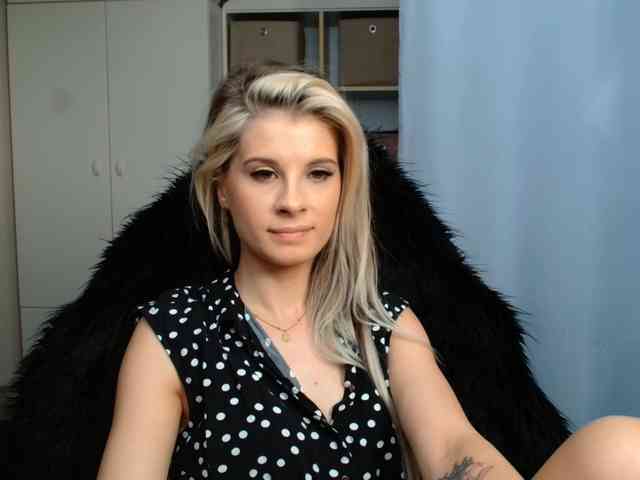 KristineNatural webcam