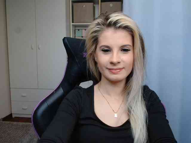 KristineNatural webcam