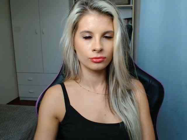 KristineNatural webcam