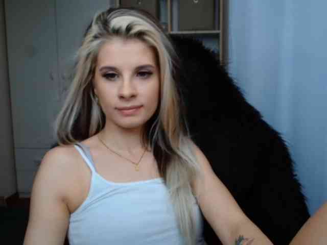 KristineNatural webcam