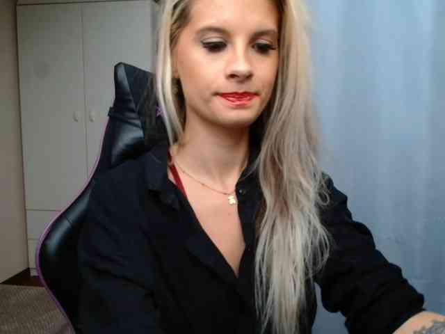 KristineNatural webcam