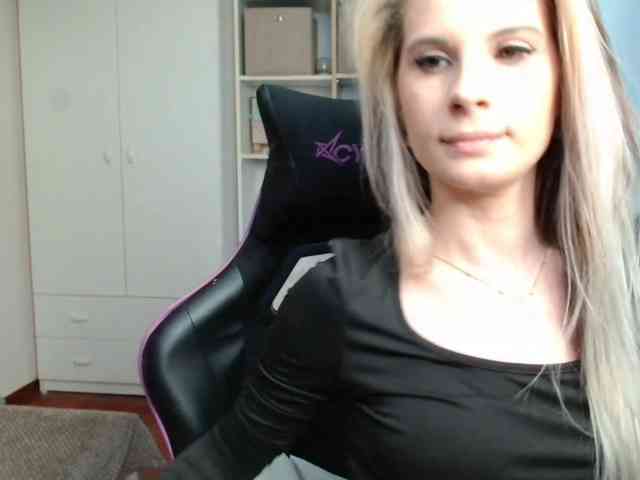 KristineNatural webcam