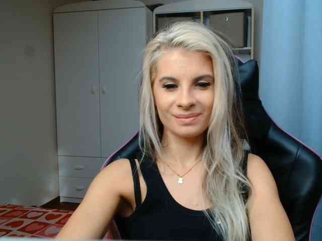 KristineNatural webcam