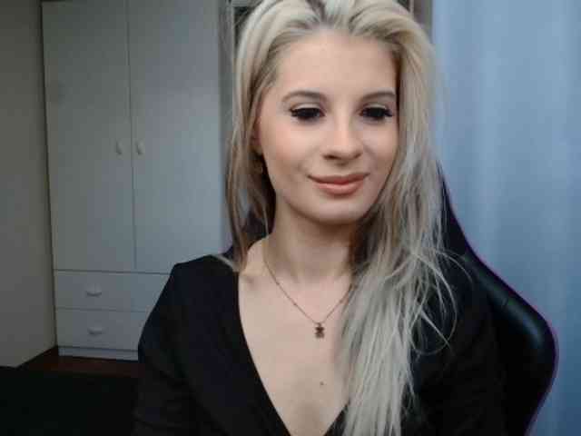 KristineNatural webcam