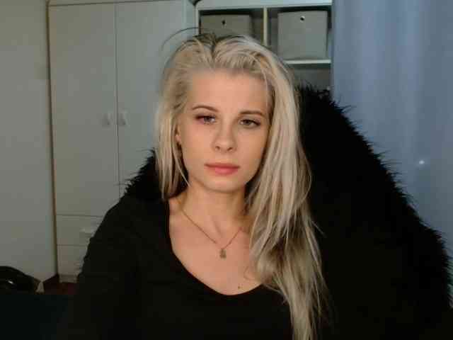 KristineNatural webcam