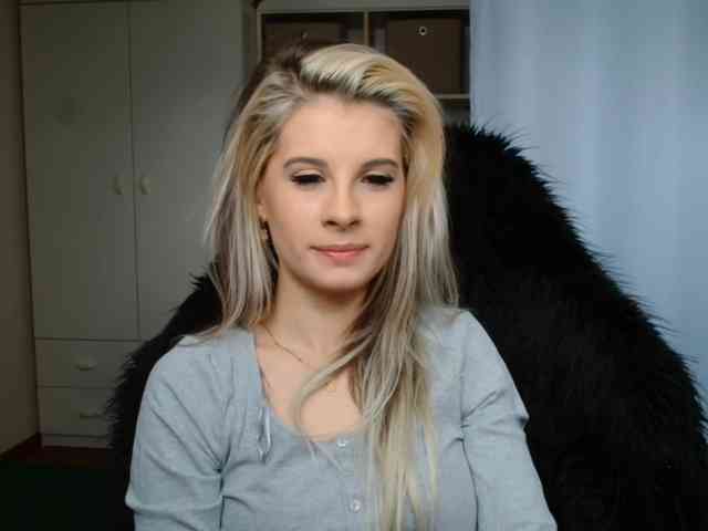KristineNatural webcam