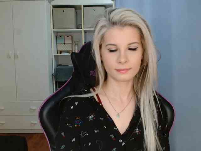 KristineNatural webcam