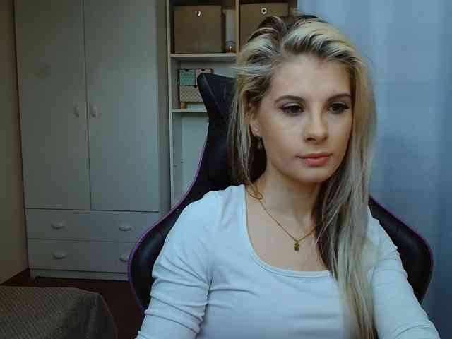KristineNatural webcam