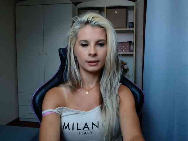 KristineNatural webcam