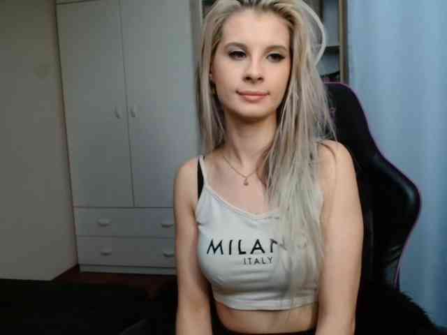 KristineNatural webcam